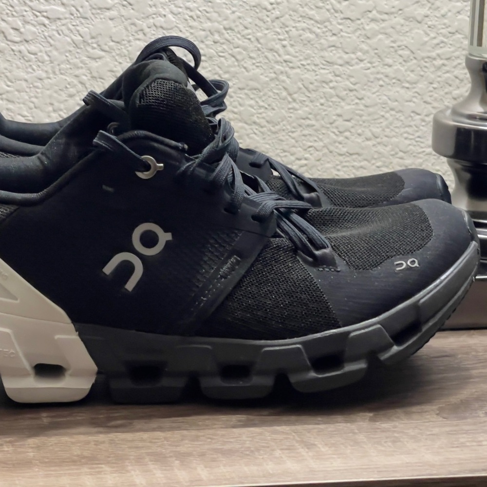 On Running Women's Black Athletic Shoes - Picture 9 of 9
